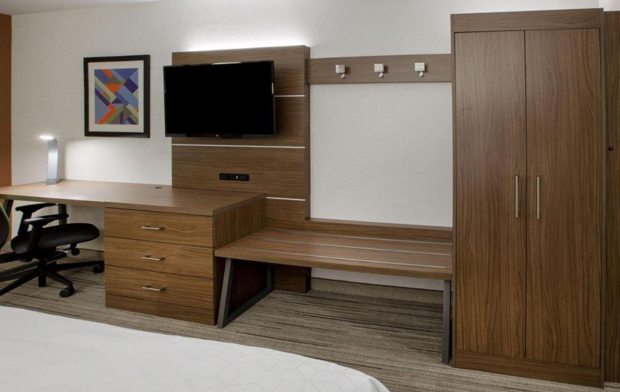 Holiday Inn Express Hotel & Suites Woodland Hills By Ihg Los Ángeles Exterior foto
