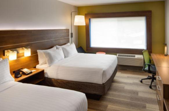 Holiday Inn Express Hotel & Suites Woodland Hills By Ihg Los Ángeles Exterior foto