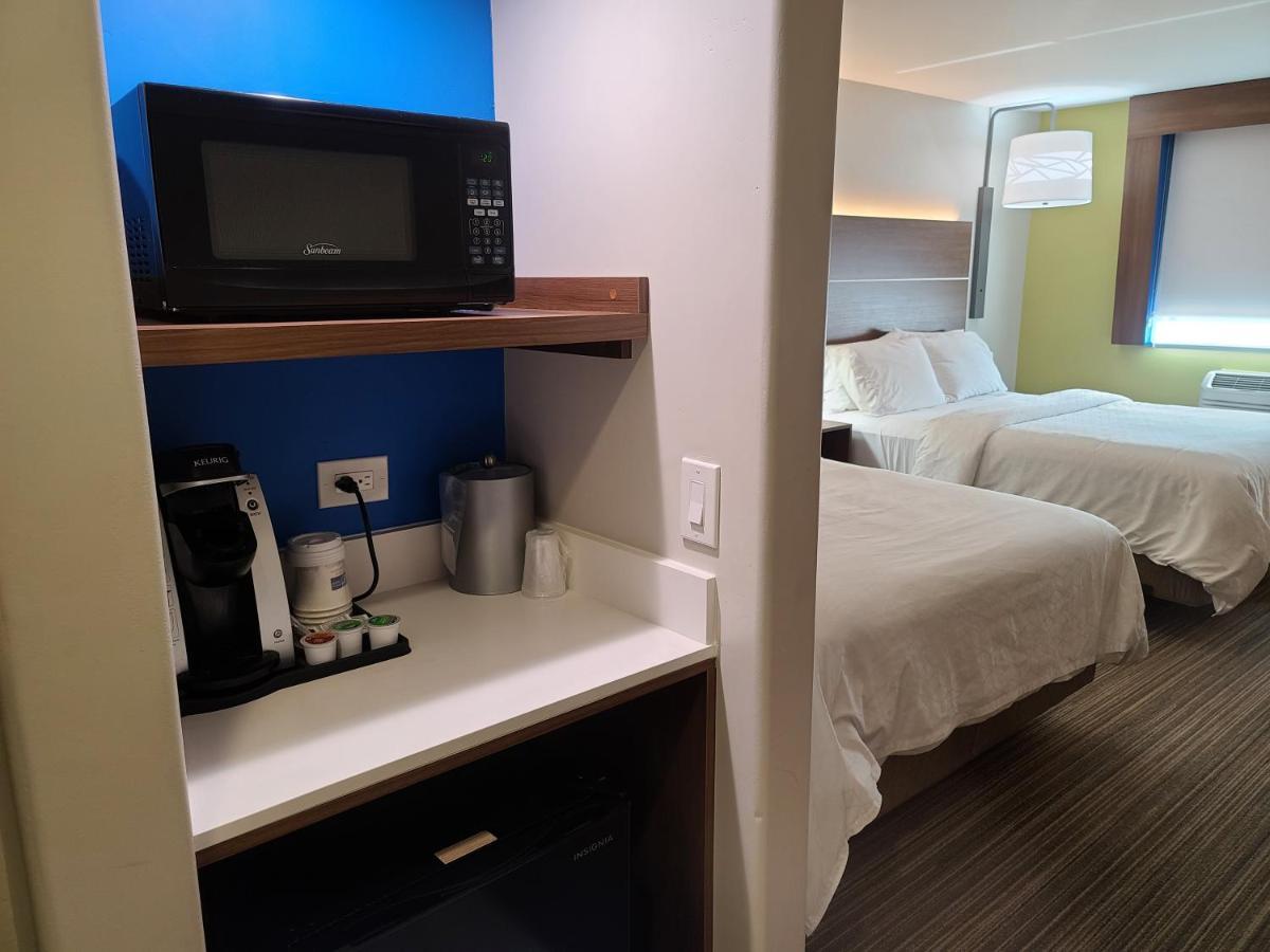 Holiday Inn Express Hotel & Suites Woodland Hills By Ihg Los Ángeles Exterior foto
