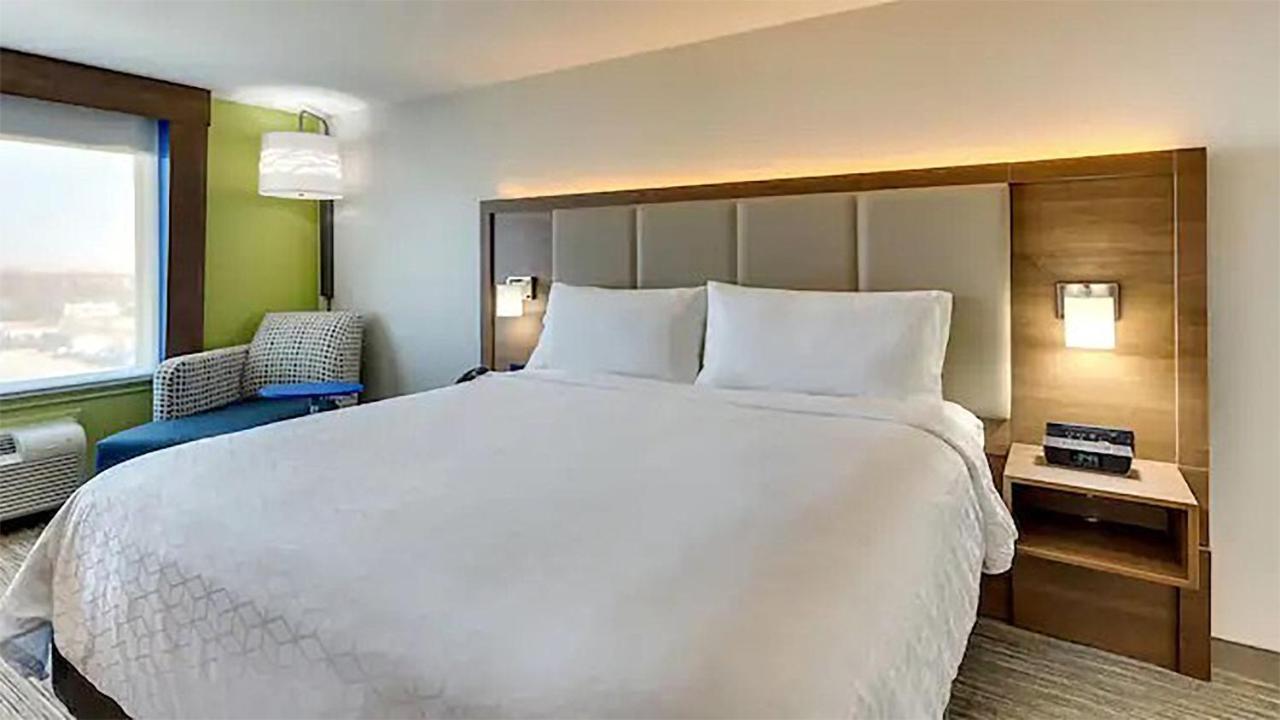 Holiday Inn Express Hotel & Suites Woodland Hills By Ihg Los Ángeles Exterior foto