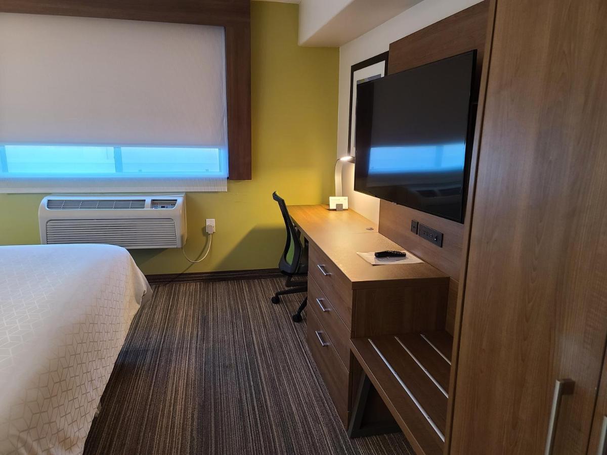 Holiday Inn Express Hotel & Suites Woodland Hills By Ihg Los Ángeles Exterior foto