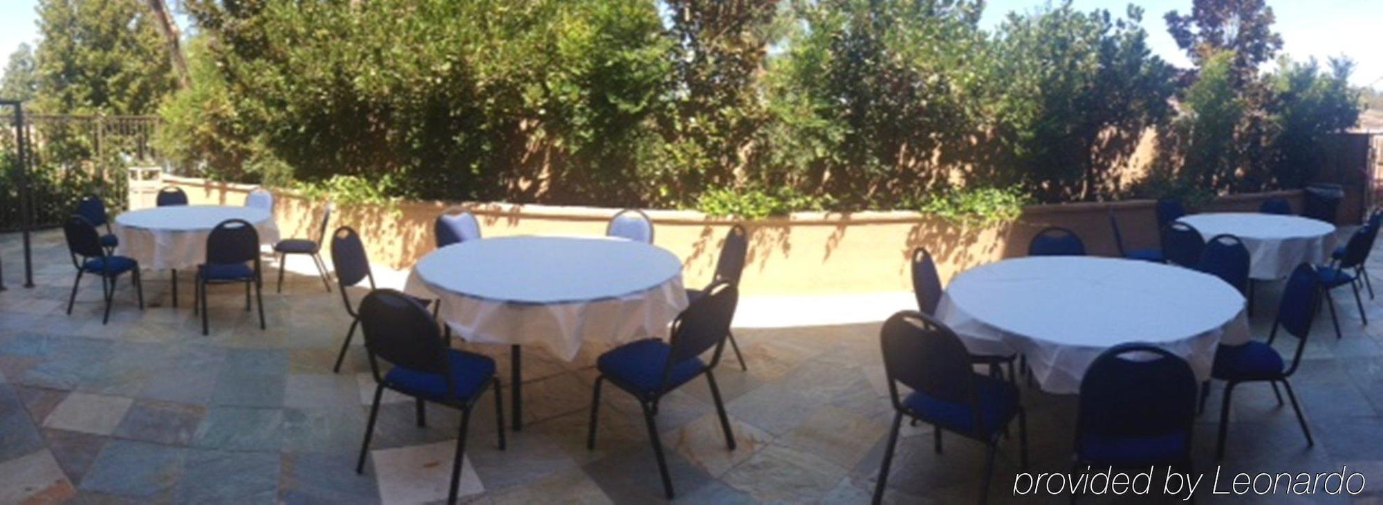 Holiday Inn Express Hotel & Suites Woodland Hills By Ihg Los Ángeles Exterior foto