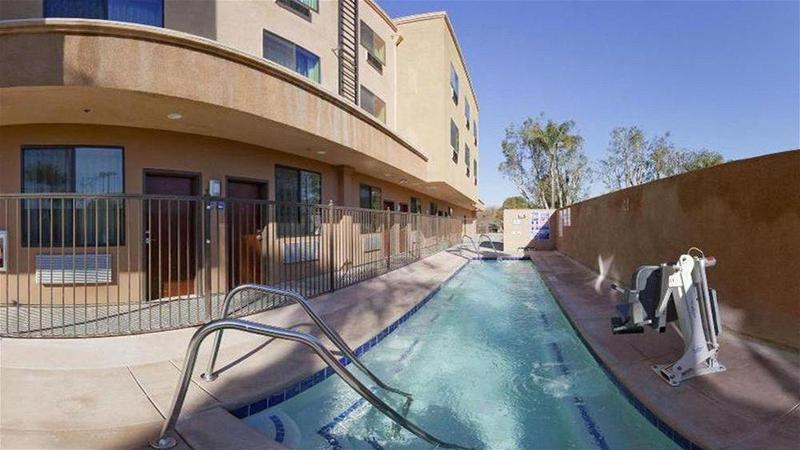 Holiday Inn Express Hotel & Suites Woodland Hills By Ihg Los Ángeles Exterior foto