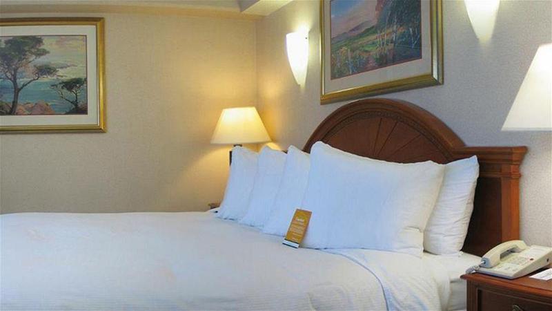 Holiday Inn Express Hotel & Suites Woodland Hills By Ihg Los Ángeles Exterior foto