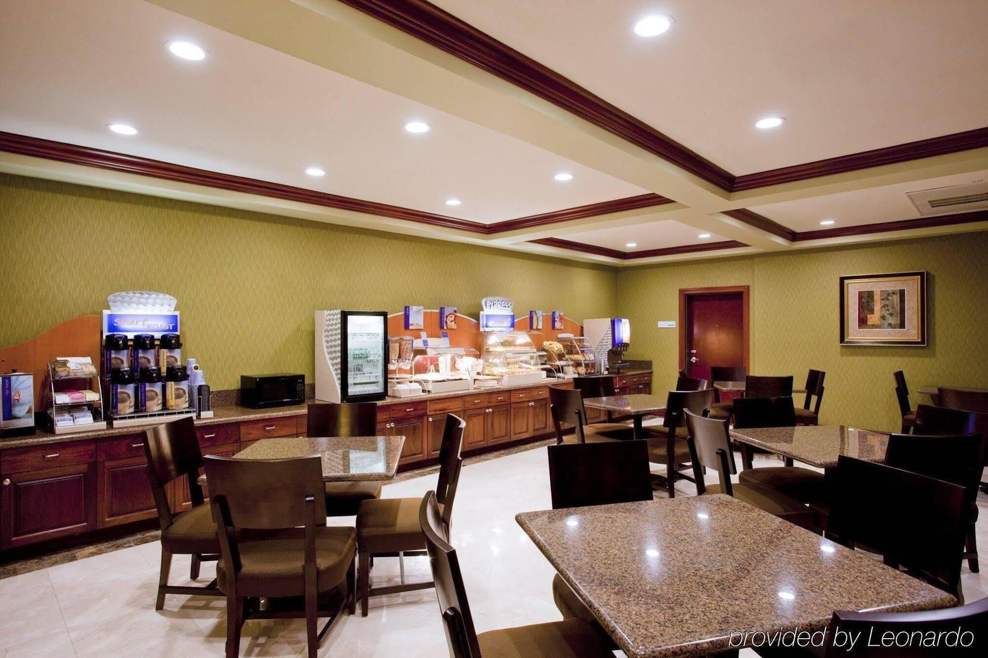 Holiday Inn Express Hotel & Suites Woodland Hills By Ihg Los Ángeles Exterior foto